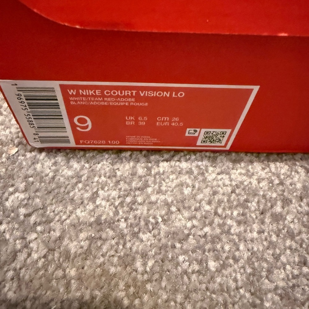 Nike women’s White and Burgundy Sneakers - Picture 3 of 4